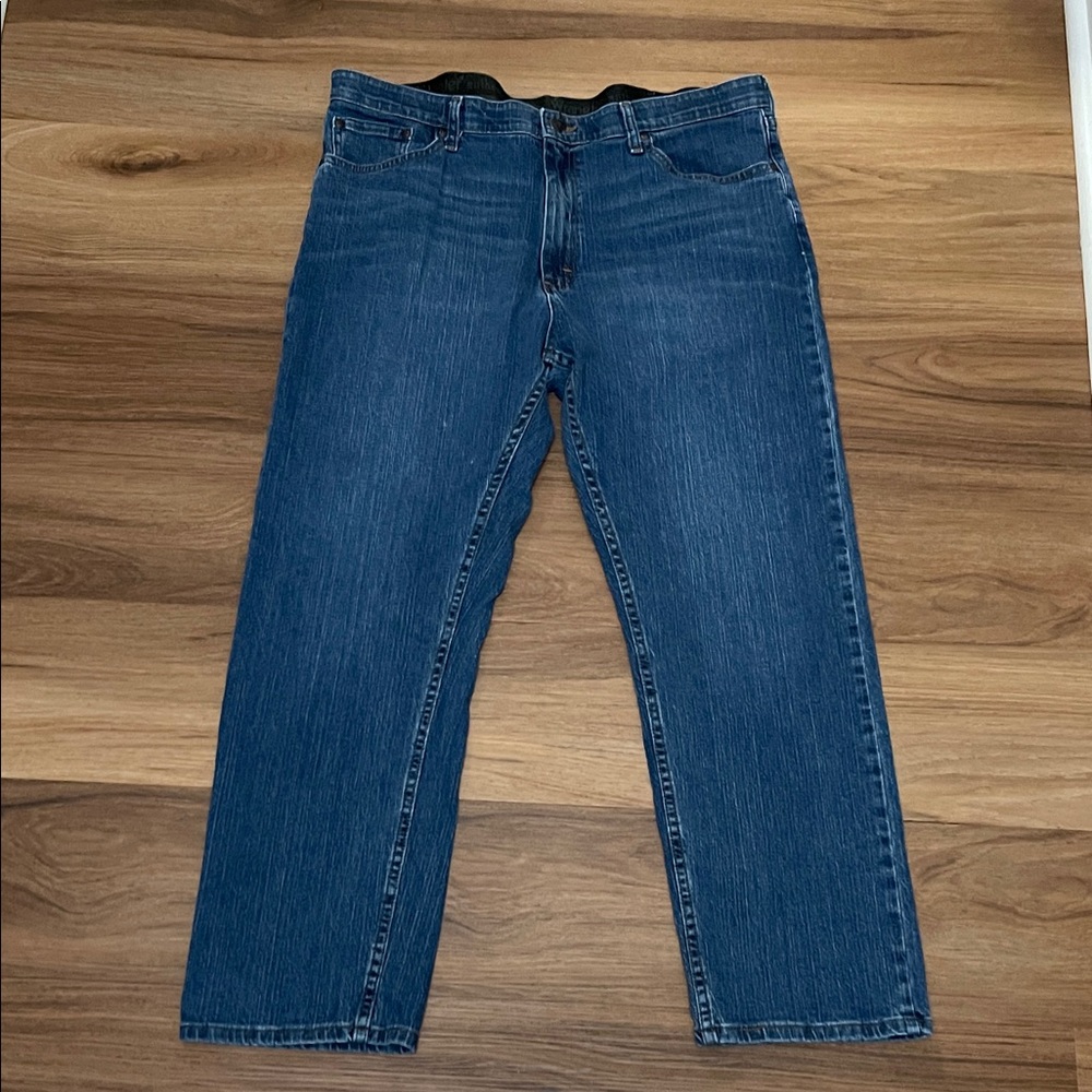 Wrangler Men's Comfort Waist  Blue Jeans Size 38x29